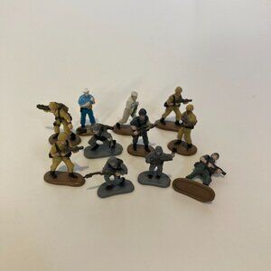 Vintage Micro Machines Military Soldiers Lot of 11 Army Mini Men Galoob Toys
